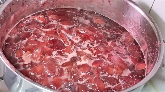 Варенье из клубники желеобразное с изумительным цветом и ароматом! смотреть онлайн