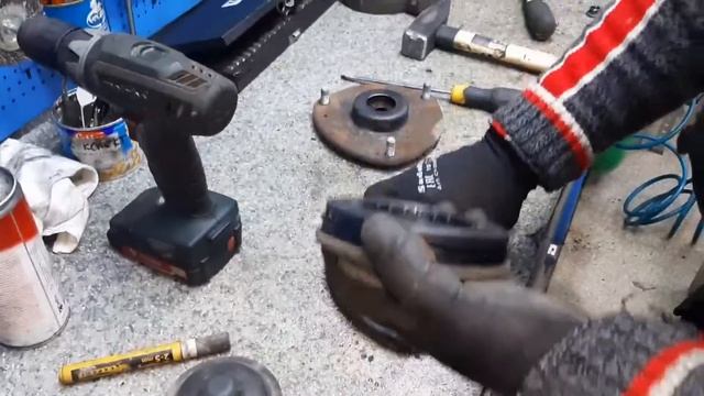 Hyundai Grand Santa Fe. Замена опорных подшипников передних стоек смотреть онлайн