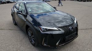 Lexus UX - полировка всего кузова автомобиля с нанесением керамики в два слоя