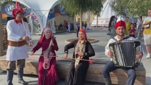 Москва, парк "Зарядье". V Фестиваль Русского географического общества. Гости из Башкирии.