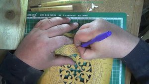 Резьба по бересте, плюс цветной  декор.