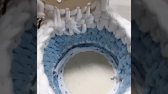 Новогодняя корзинка крючком с донышком и крышкой из фанеры"Снежинка" смотреть онлайн