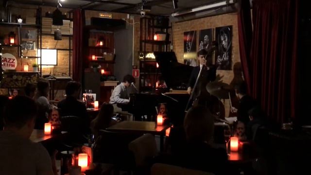 Брюсов переулок  Daniel Adiyants Trio  14.12.19  jazz club ESSE Moscow  Russia.