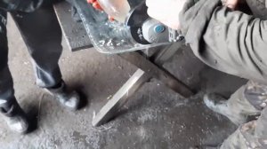 Режем Газоновкое стекло (триплекс) для кабины Т-150