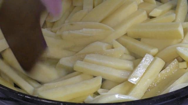 ЖАРЕНЫЙ КАРТОФЕЛЬ - КАК ПРАВИЛЬНО ПОЖАРИТЬ КАРТОФЕЛЬ ДО ЗОЛОТИСТОЙ КОРОЧКИ #жаренаякартошка #еда