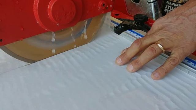 Montolit SCX250 in azione su una piastrella di ceramica смотреть онлайн