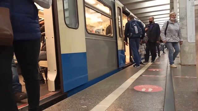 #Метро Москва станция Владыкино Серпуховско-тимирязевская линия прибытие и отправление поезда "ОКА" смотреть онлайн