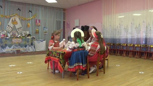 Малыши погружаются в культуру России и её традиции смотреть онлайн