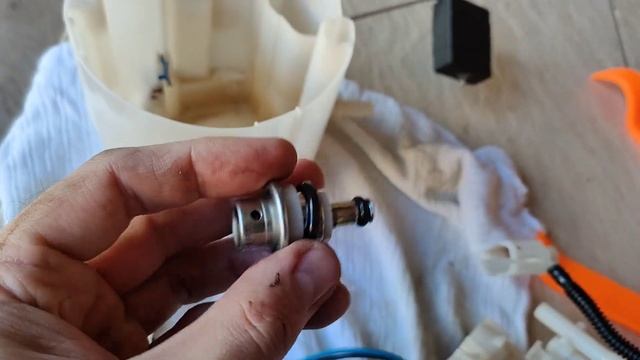 Замена топливного фильтра Mazda CX-5 AWD 2015 (KE) смотреть онлайн