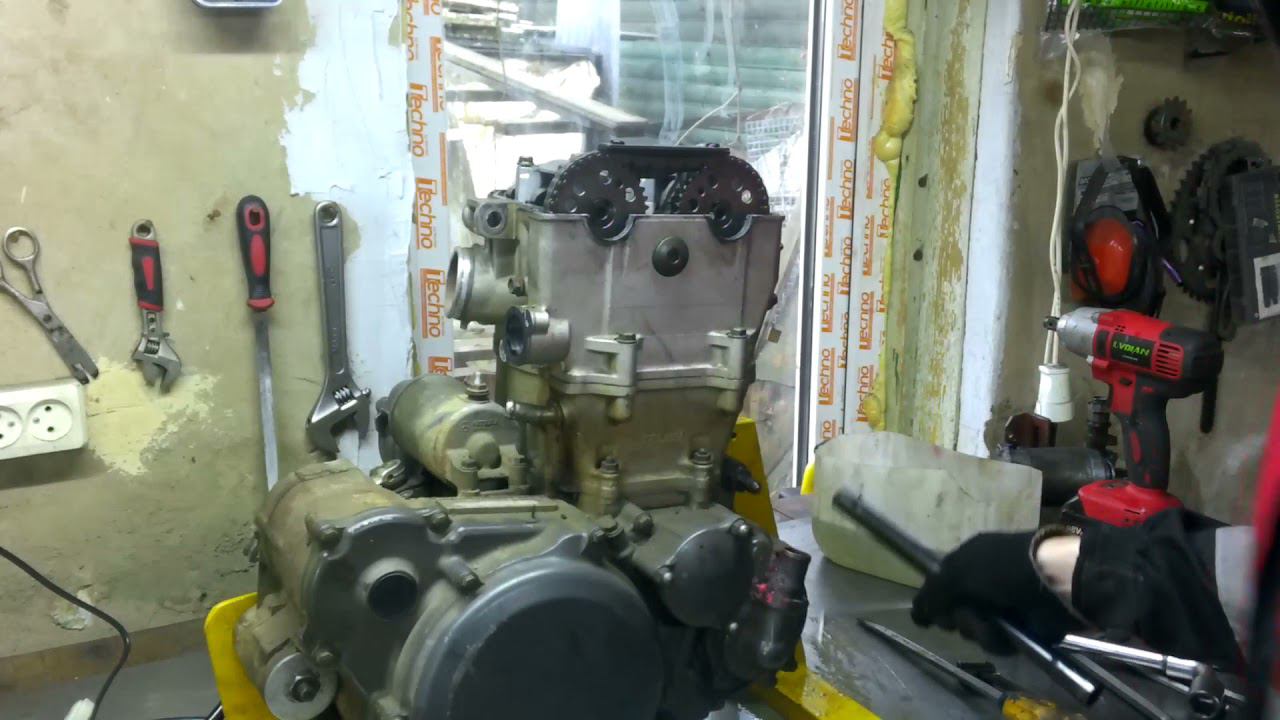 Разборка двигателя Suzuki DRZ400 смотреть онлайн