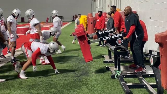 Ohio State D-line drills first day of spring ball смотреть онлайн