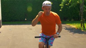 Лопаем огромные шарики с водой