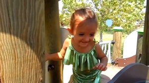 Мы в машине и детская песенка Колеса у автобуса крутятся