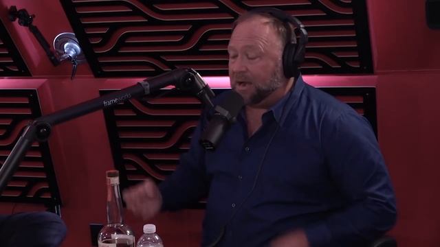Alex Jones on Bohemian Grove, Skull & Bones, Epstein смотреть онлайн