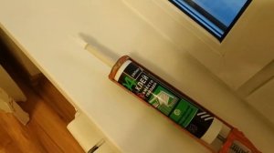 Складной стол на подоконнике