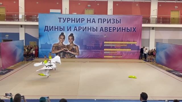 Арина и Дина Аверины показательное ❤️?✨ турнир на призы Дины и Арины Авериных смотреть онлайн