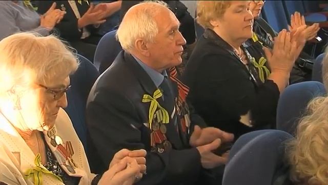 В администрации Кировского района вручили памятные знаки блокадникам смотреть онлайн