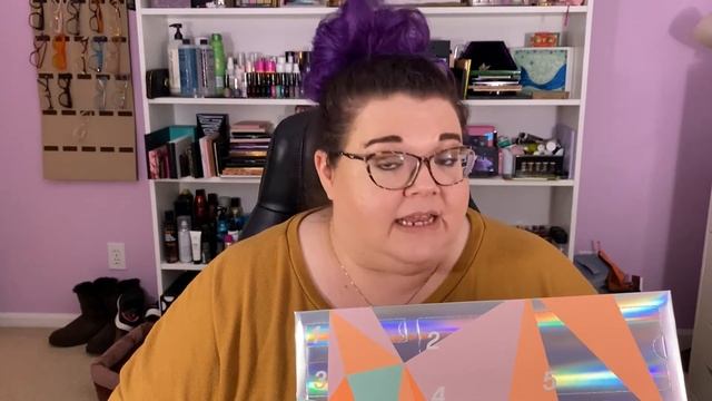 Unboxing Target Beauty Box and Twelve Days of Beauty Target Advent Calendar смотреть онлайн