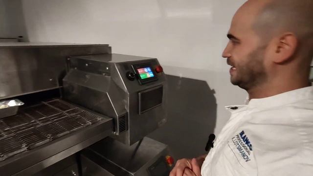 МИТБОЛЫ В КОНВЕЙЕРНОЙ ПИЦЦА ПЕЧИ RoboChef смотреть онлайн