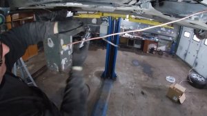 Mercedes-Benz  GL 350 ЗАМЕНА ТОРМОЗНЫХ ТРУБОК.