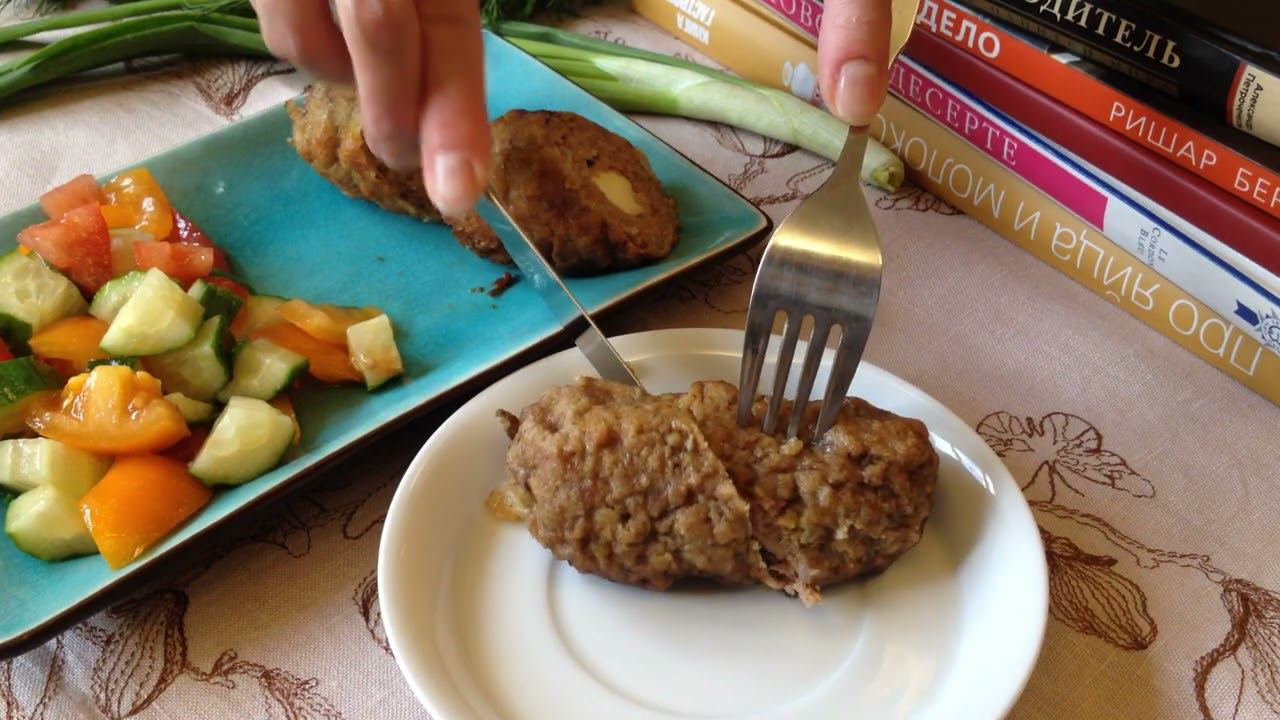 Котлеты с начинкой из сырных палочек моцареллы