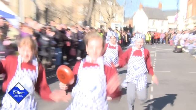 2012 Olney Pancake Day Race смотреть онлайн