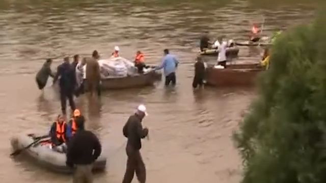 Река Чусовая Июль 2011. Пристань. В.Ч._xvid.avi смотреть онлайн