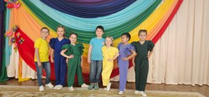 Песня "Всё сбывается на свете", муз.Е.Крылатова, сл. М.Пляцковского Вокальный ансамбль "СемиЦветик"