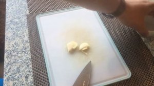 Измельчить чеснок с помощью соли | Как измельчить чеснок | 2 минуты.