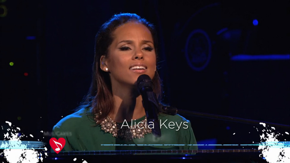 Alicia Keys - "Blackbird" (A MusiCares Tribute To Paul McCartney) смотреть онлайн