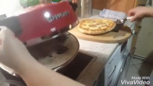 Pizza mit dem G3Ferrari Pizzamaker G10032