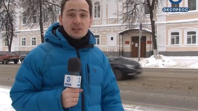 Человек живущий в пензе. Улица ударная 35 12. Человек живущий в пензе. Человек приезжает на автобусе. Врач в автобусе.