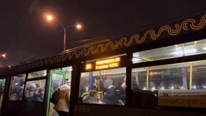 Автобус ЛиАЗ-5292.22(2-2-2) следует по маршруту 34 ”Площадь Соловецких Юнг - м. Преображенская пл.”