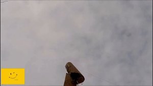Впечатляющий демонтаж старой кирпичной трубы