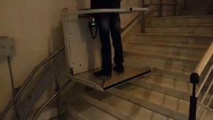 Подъёмная платформа для инвалидов БК 320 вдоль лестничного марша по прямолинейной траектории