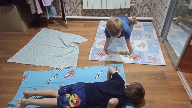 Сидим неделю дома на самоизоляции. Чем занимаются 6 детей. Наша многодетная семья. смотреть онлайн