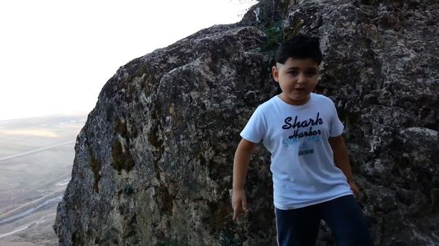 Рафик младший поет небольшое поппури высоко в гора смотреть онлайн