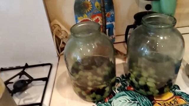 Заготовки на зиму, компот из крыжовника и черной смородины