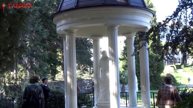 Крым. Партенит. Парк Айвазовского. Весна в парке Парадиз.