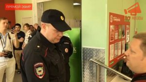Задержание Данила Максимова на Народном сходе в Путилково