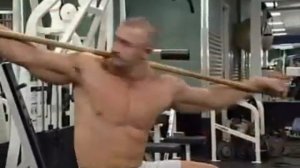 Упражнения на косые мышцы пресса. Вращение с палкой