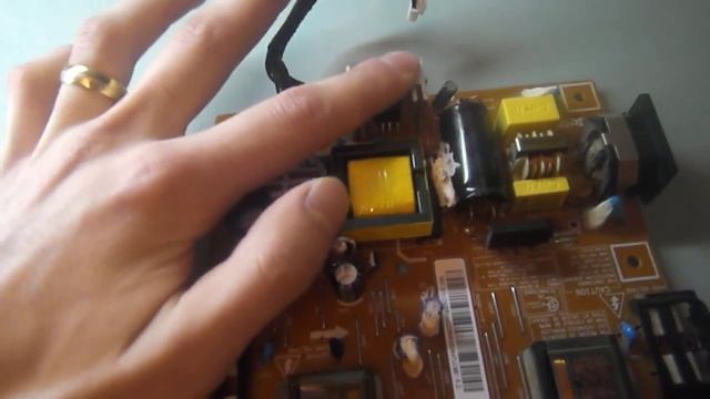 О том, как повысить силу тока в импульсном блоке питания от монитора!! смотреть онлайн