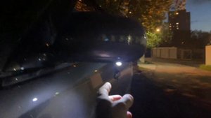 Работа вежливой подсветки в боковых зеркалах Тойота Камри XV30 в вечернее время