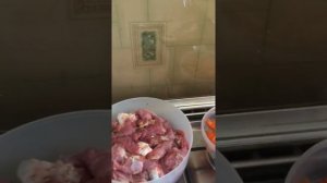 Самый простой способ приготовления индейки с картофелем))