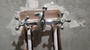 Простой и эффективный способ установки полипропиленовой смесительной планки в штробе