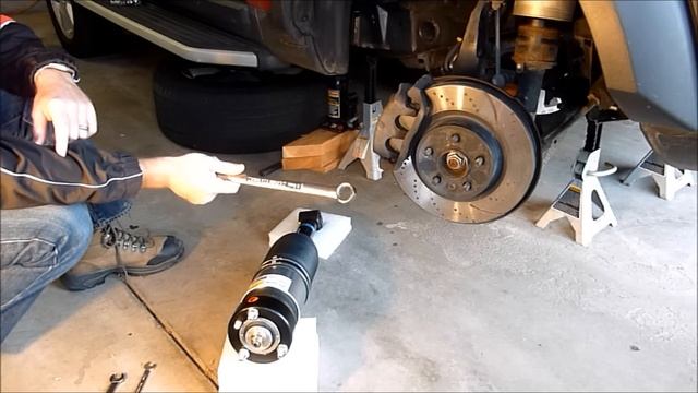 Discovery LR3 - Arnott Air Spring Install смотреть онлайн