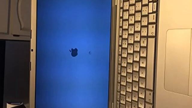 Apple MacBook Pro 15.4" Laptop MA609LL/A 2.16GHz Core 2 Duo смотреть онлайн