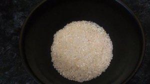 Рисовый суп с зеленым горошком и овощами