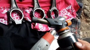 Москвич 2140 ремонт двигателя.