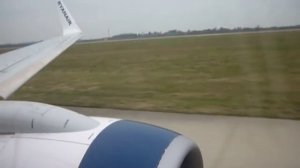 Ryanair VERY SMOOTH LANDING London Stansted Airport